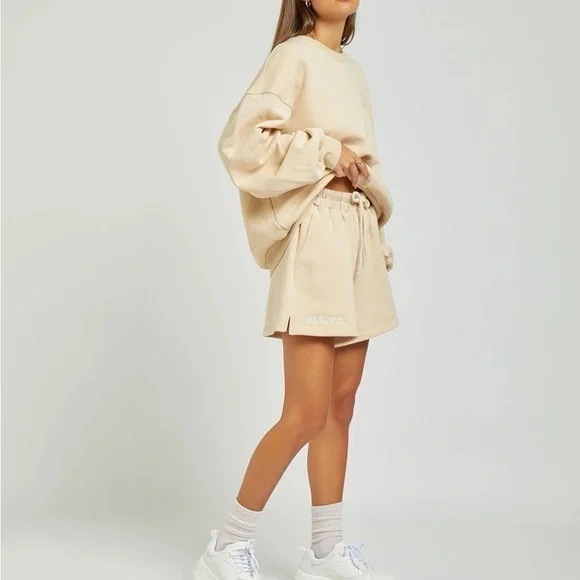 Flix Short - Picture 3 of 3